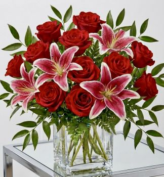 Embrace (square vase)