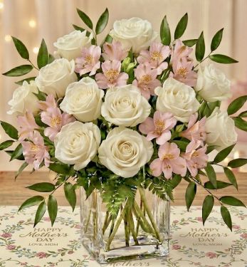 White Rose Embrace (square vase)
